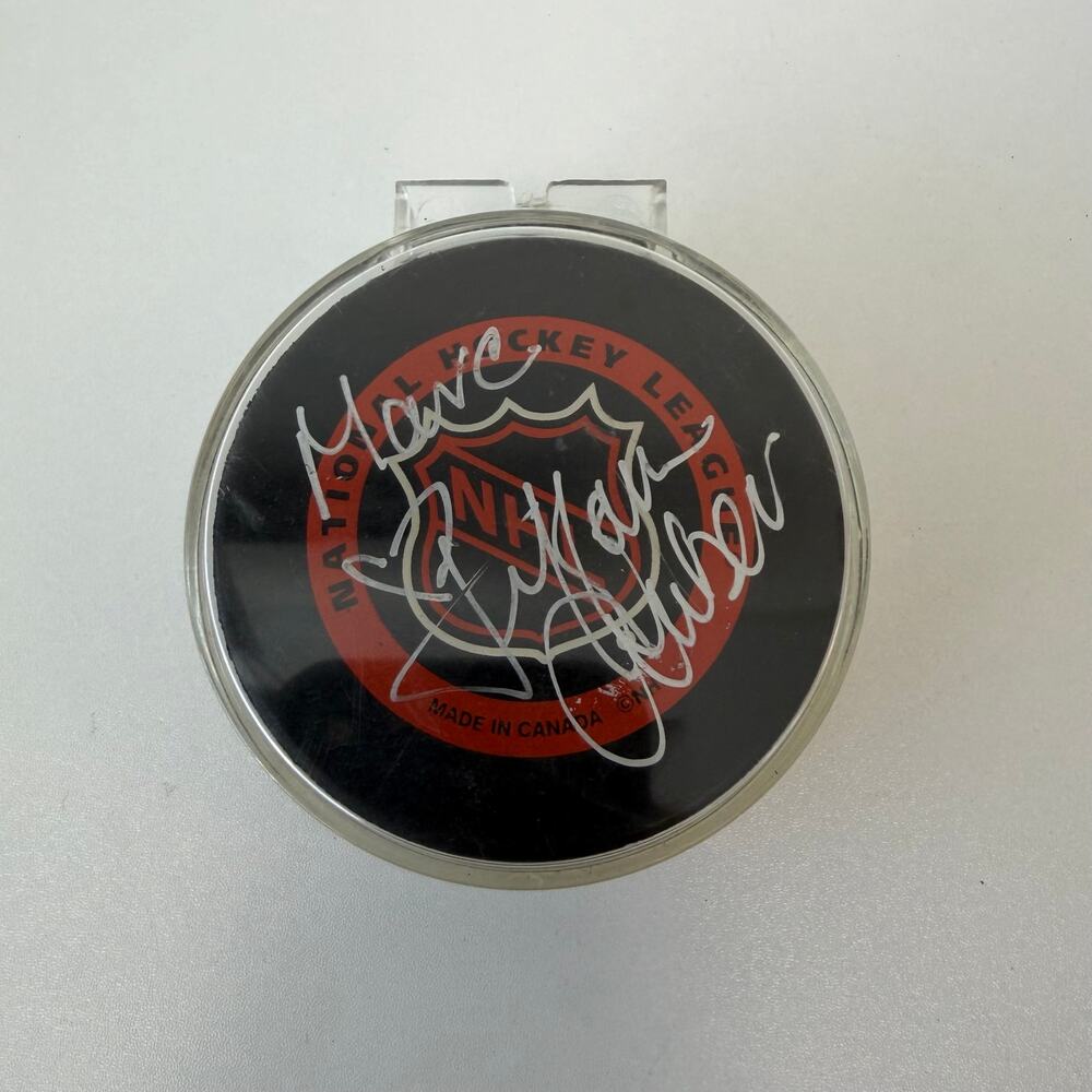 NHL Hockey Official Game Puck Autographed in Case- Unknown Signature - Picture 9 of 10